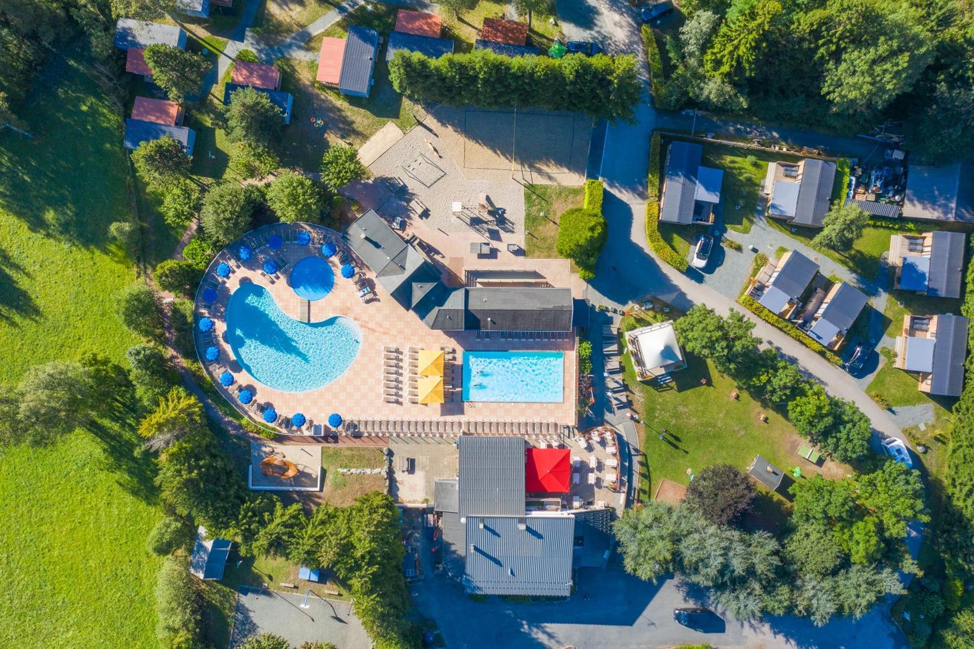 Camping Rcn Belledonne Le Bourg-d'Oisans Exterior photo