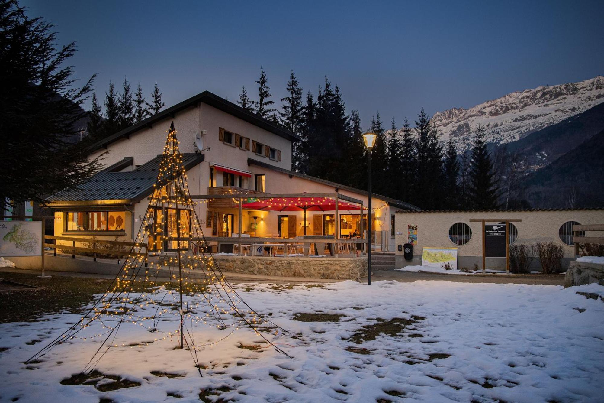 Camping Rcn Belledonne Le Bourg-d'Oisans Exterior photo