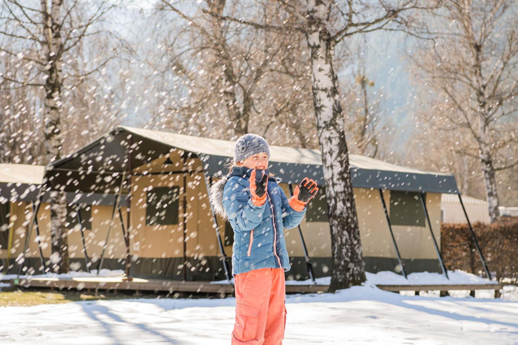 Camping Rcn Belledonne Le Bourg-d'Oisans Exterior photo