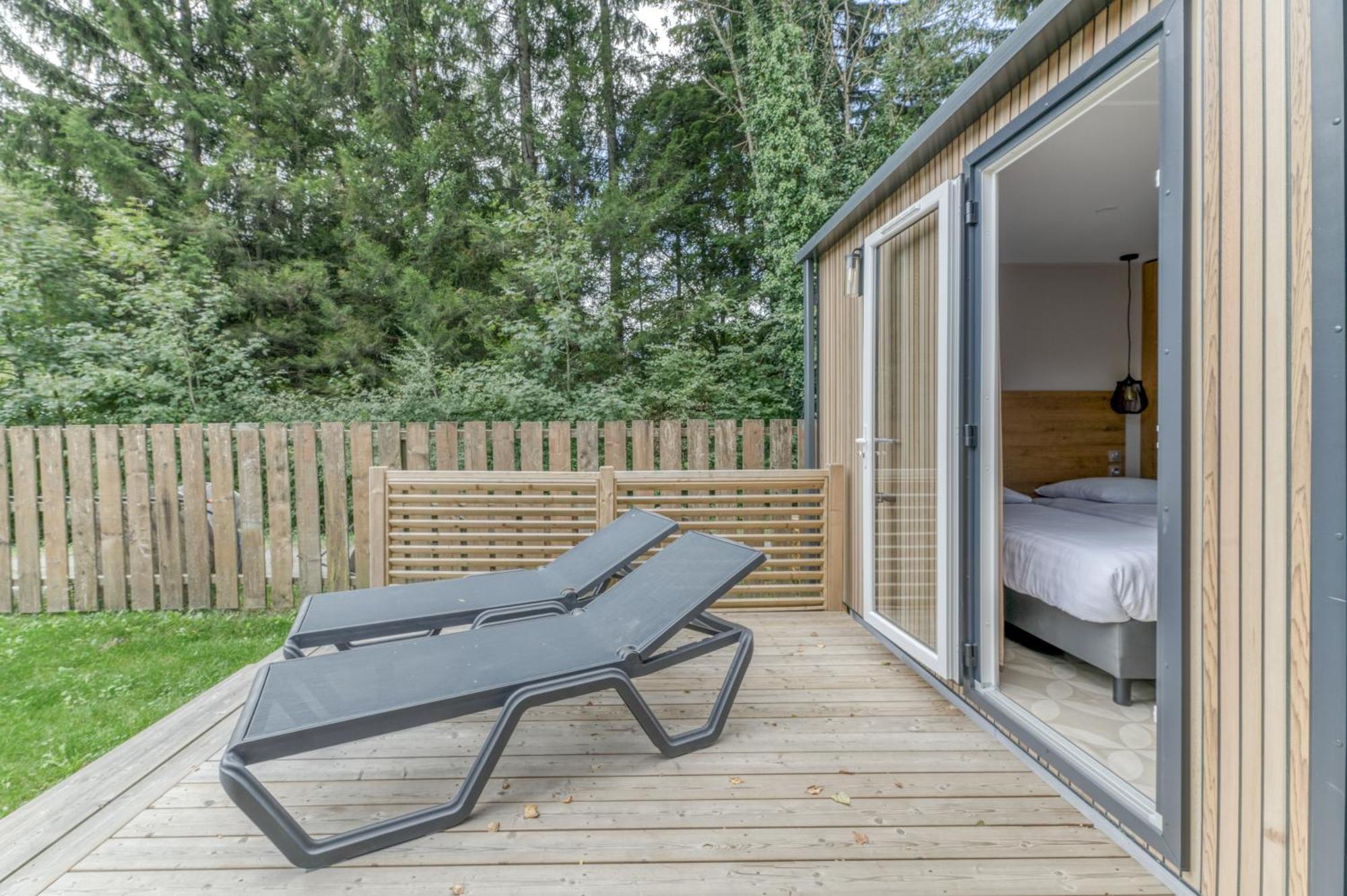 Camping Rcn Belledonne Le Bourg-d'Oisans Exterior photo