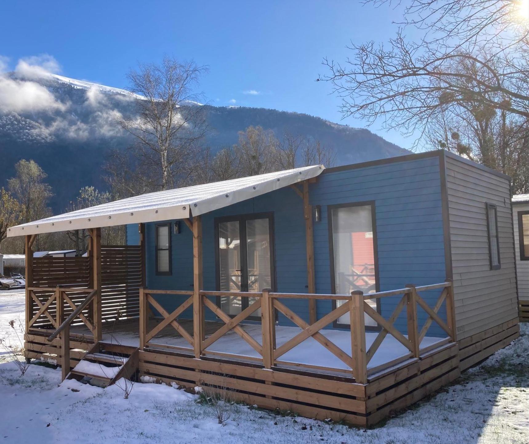 Camping Rcn Belledonne Le Bourg-d'Oisans Exterior photo