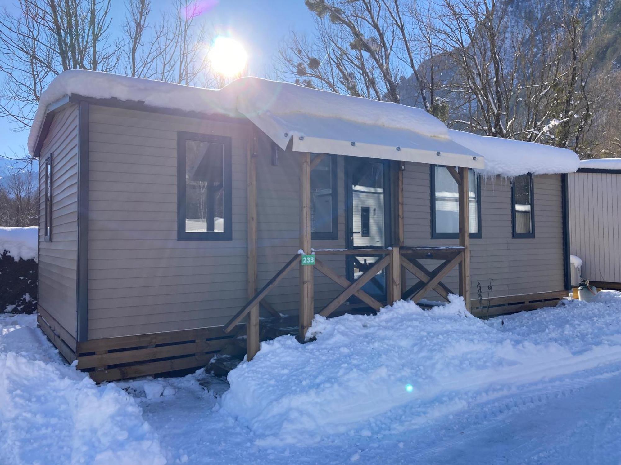 Camping Rcn Belledonne Le Bourg-d'Oisans Exterior photo