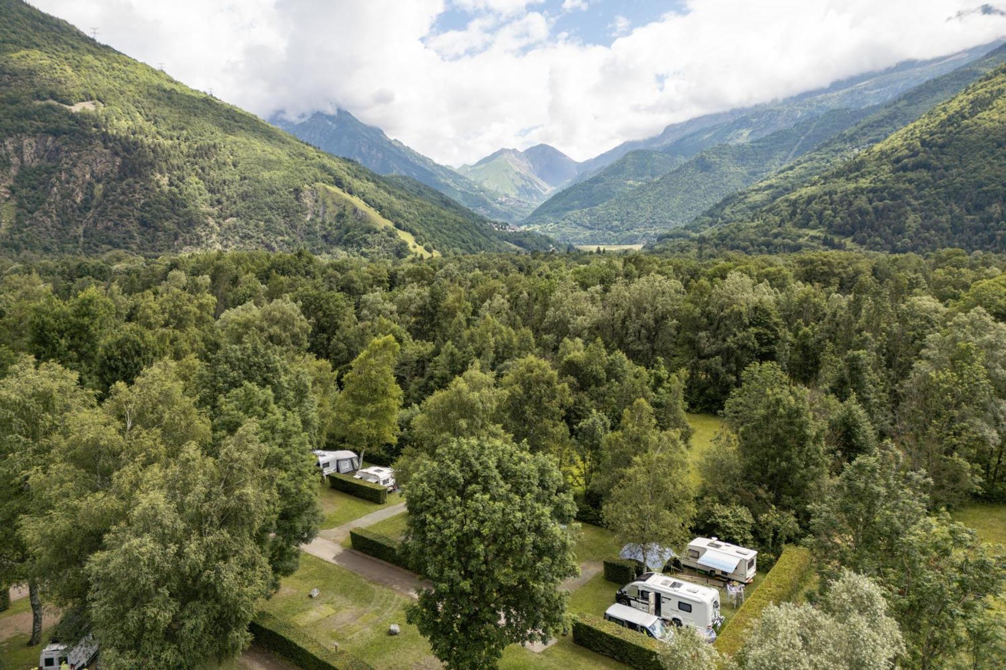 Camping Rcn Belledonne Le Bourg-d'Oisans Exterior photo